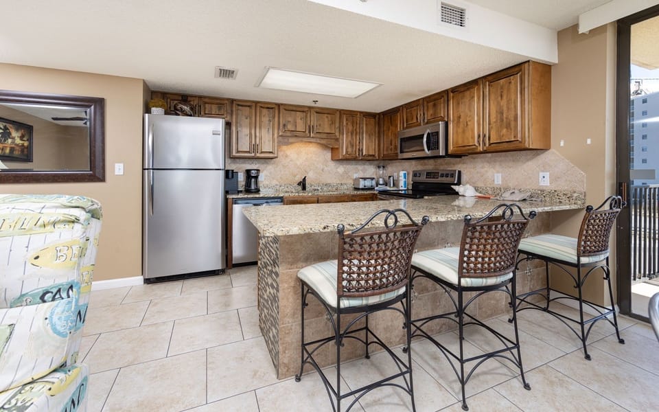 Condo, 3 Bedrooms | Private kitchen | Coffee/tea maker, fridge, oven