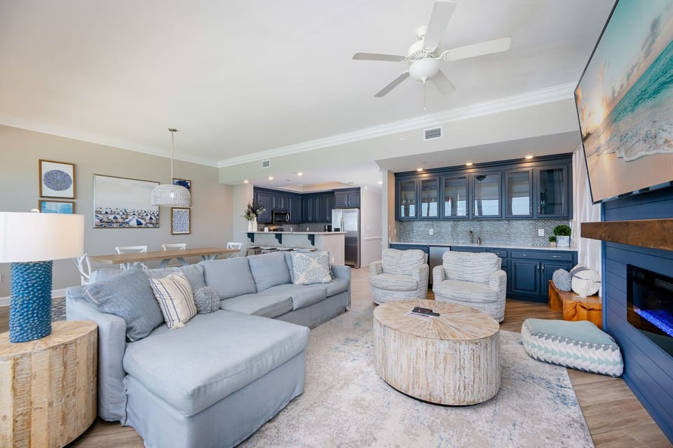 Condo, 2 Bedrooms | Living area | DVD player