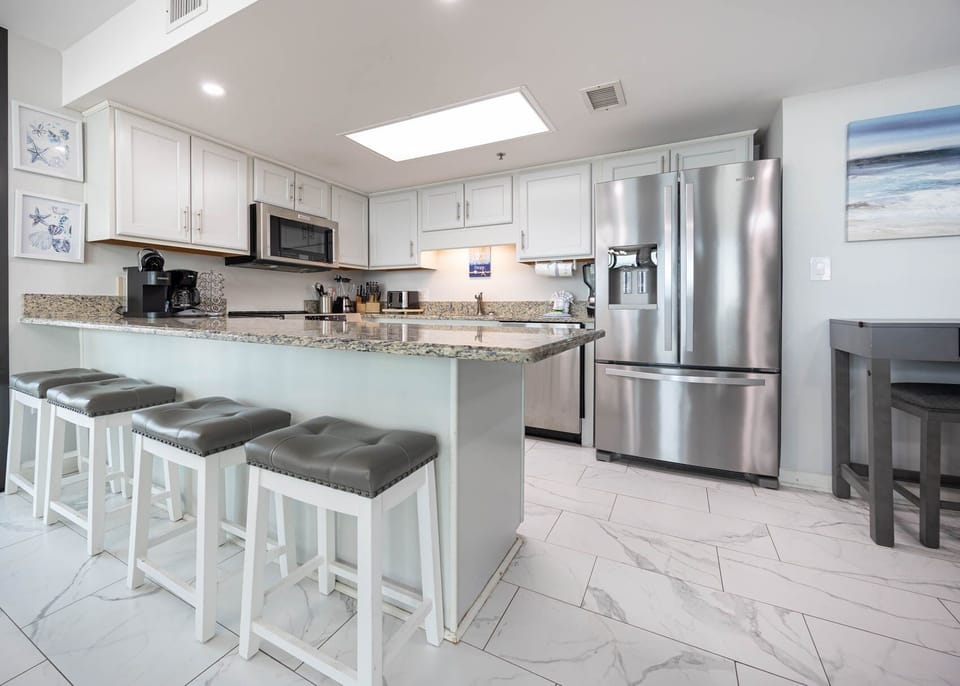 Condo, 3 Bedrooms | Private kitchen | Coffee/tea maker, fridge, oven