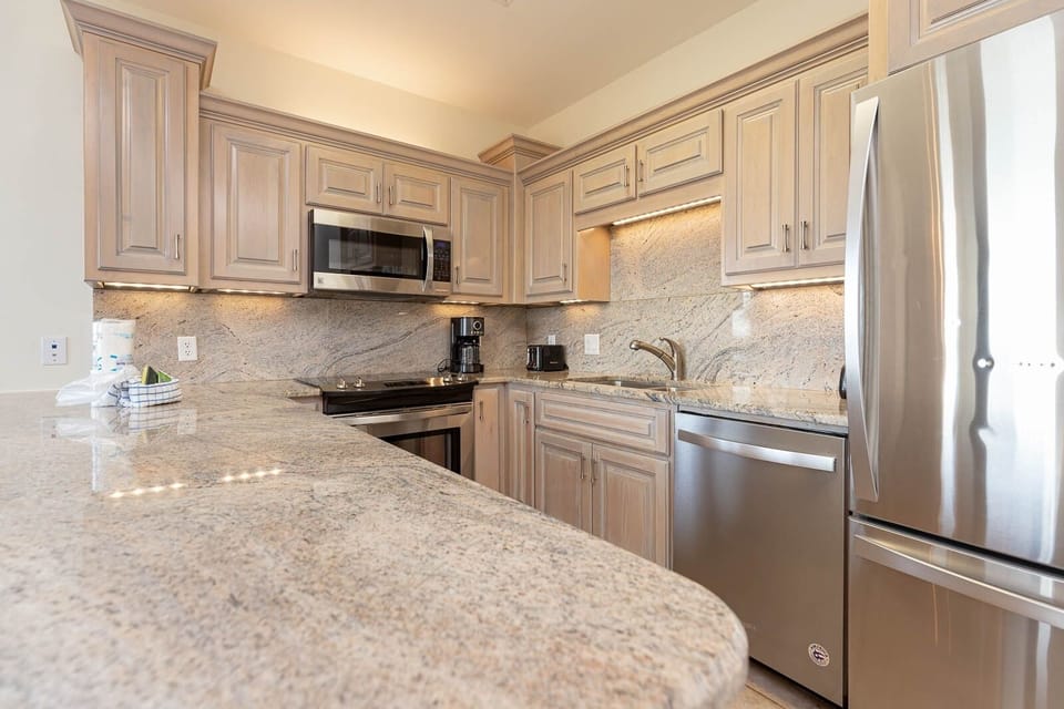 Condo, 3 Bedrooms | Private kitchen | Coffee/tea maker, fridge, oven