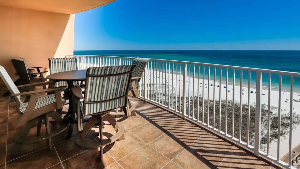 Condo, 3 Bedrooms | Property grounds
