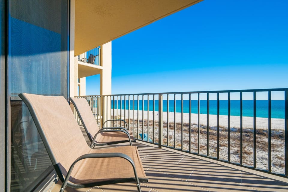 Condo, 3 Bedrooms | Property grounds