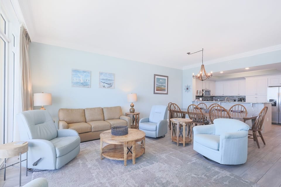Condo, 3 Bedrooms | Living area