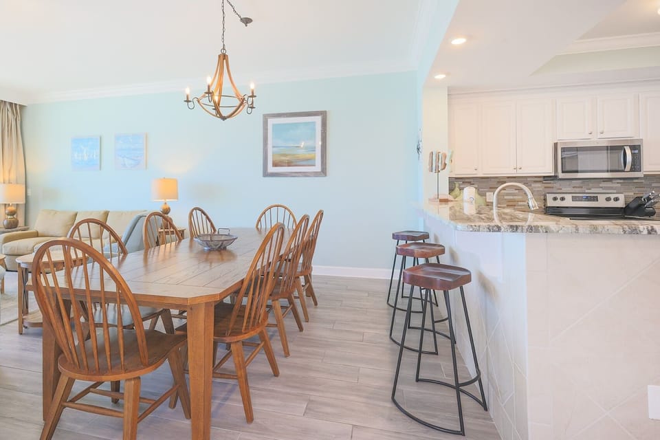 Condo, 3 Bedrooms | Dining
