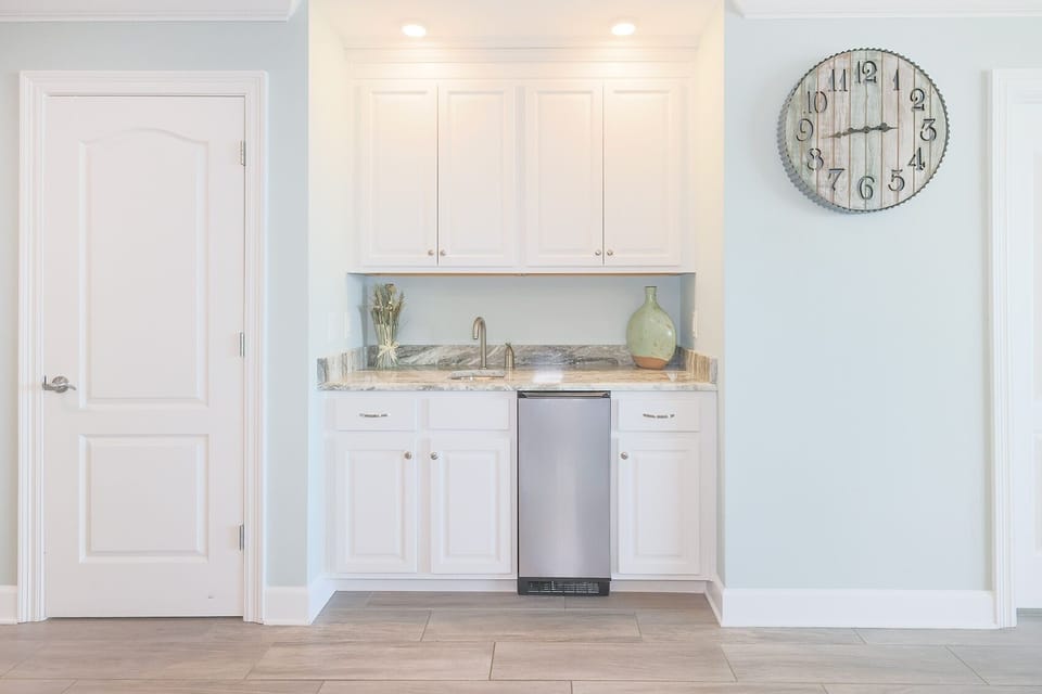 Condo, 3 Bedrooms | Private kitchen | Coffee/tea maker, fridge, oven