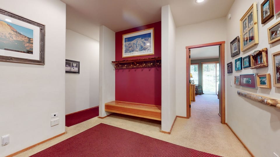 Condo, 5 Bedrooms | Interior