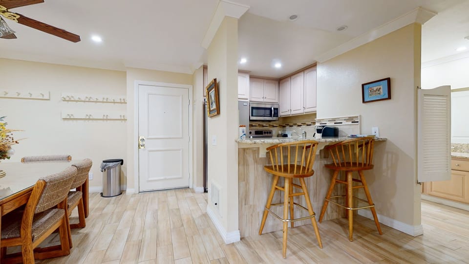 Condo, 1 Bedroom | Private kitchen | Coffee/tea maker, fridge, oven, toaster