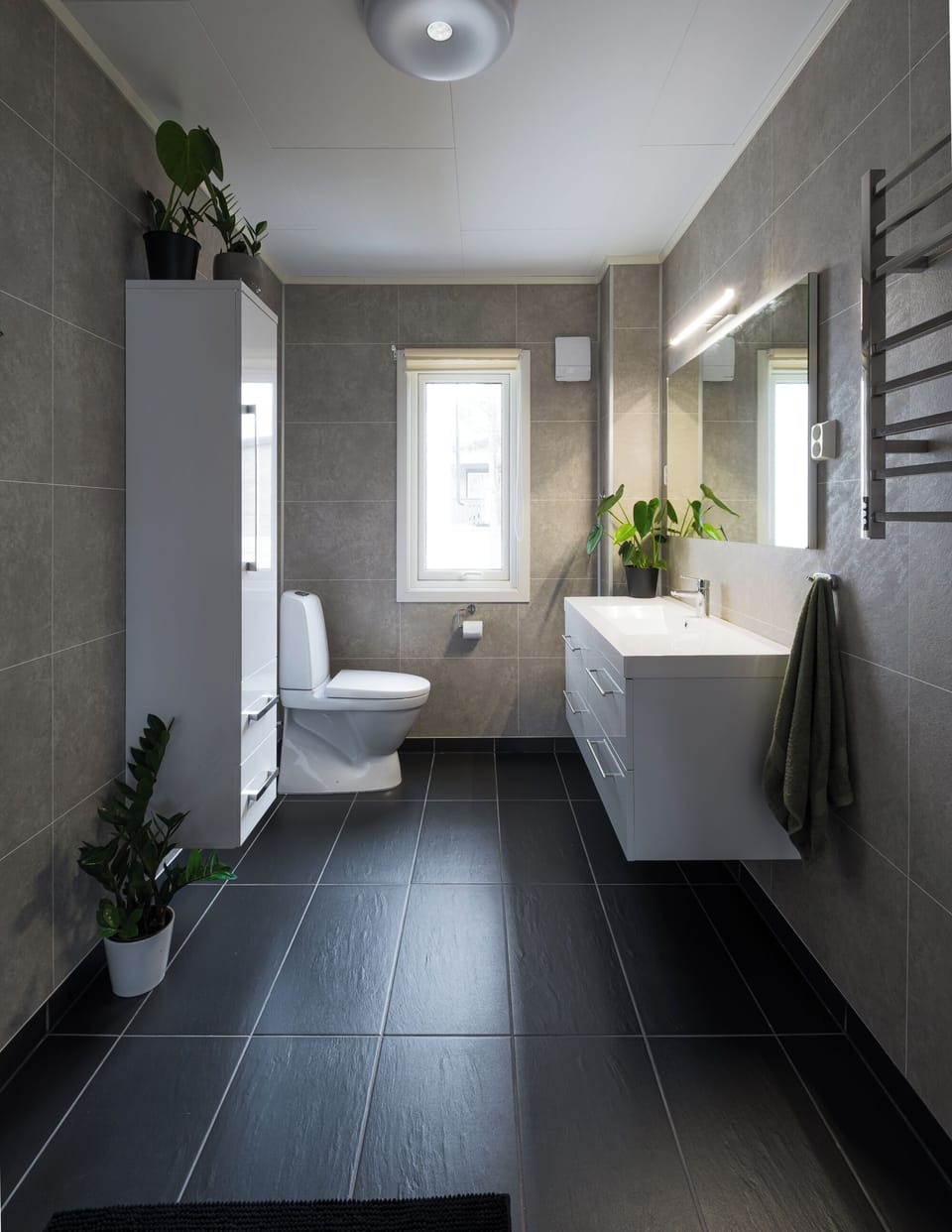 Panoramic Villa | Bathroom | Hair dryer, towels, soap, shampoo