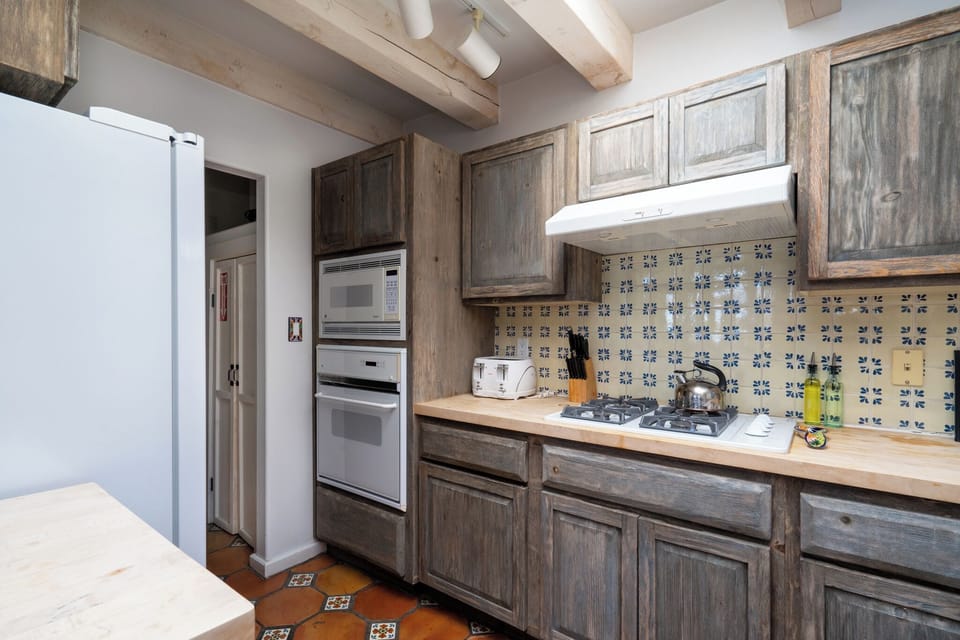Condo (2 Bedrooms) | Property amenity
