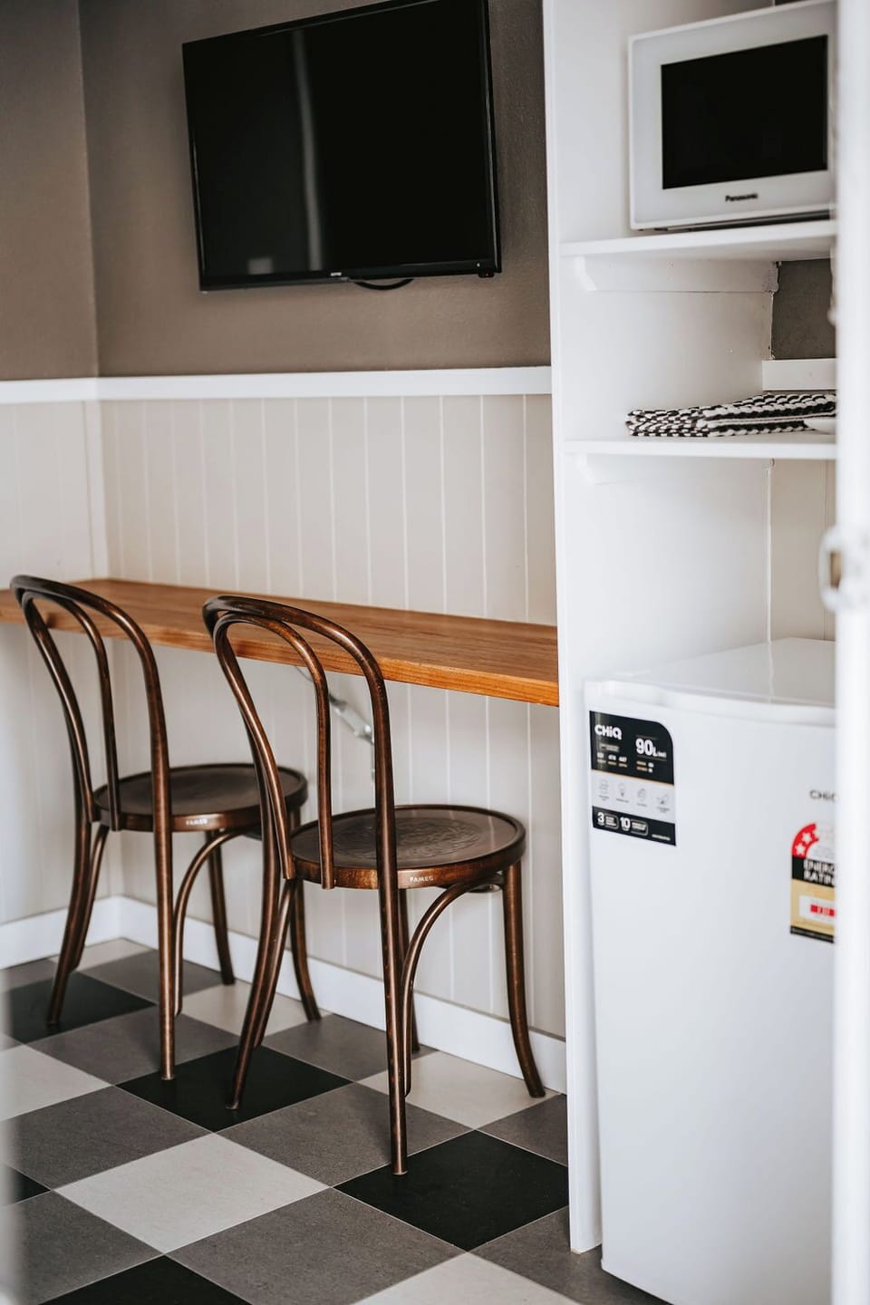 Deluxe Quadruple Room | Iron/ironing board, free WiFi, bed sheets