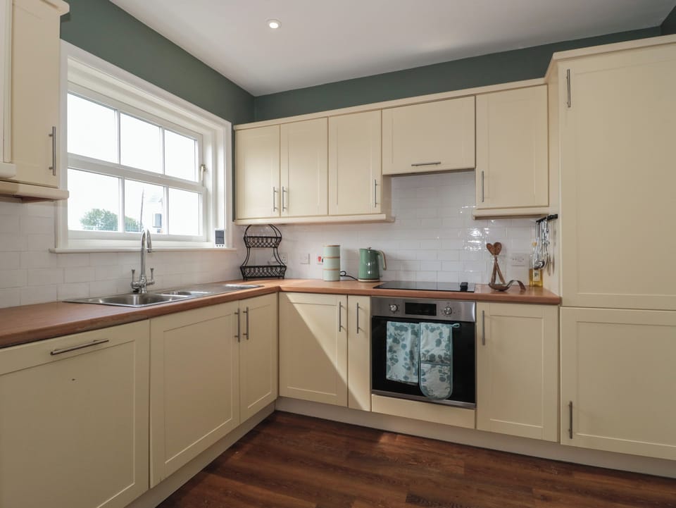 Fridge, dishwasher, electric kettle, toaster