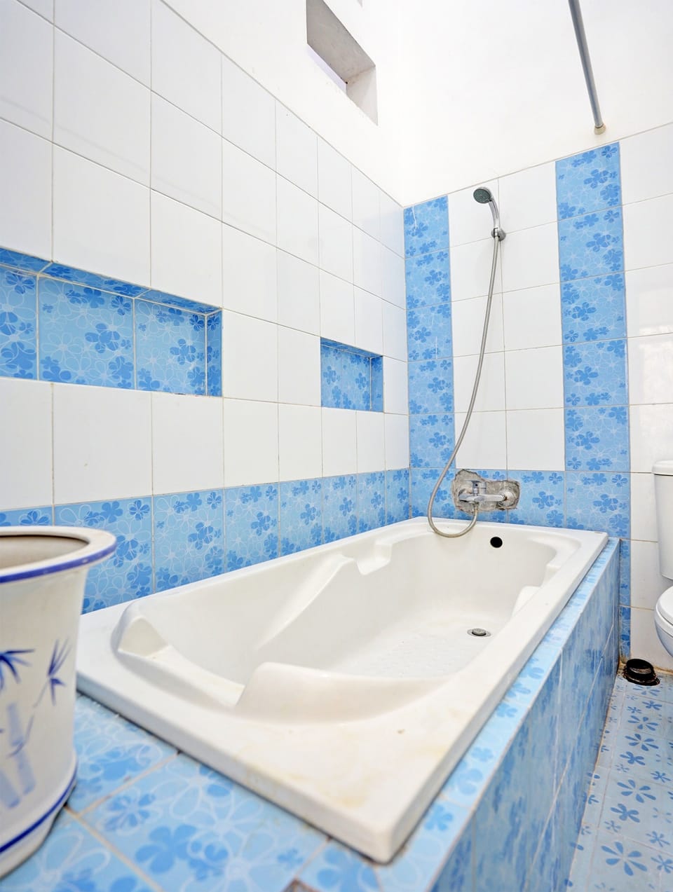 Deluxe Suite | Bathroom | Shower, towels