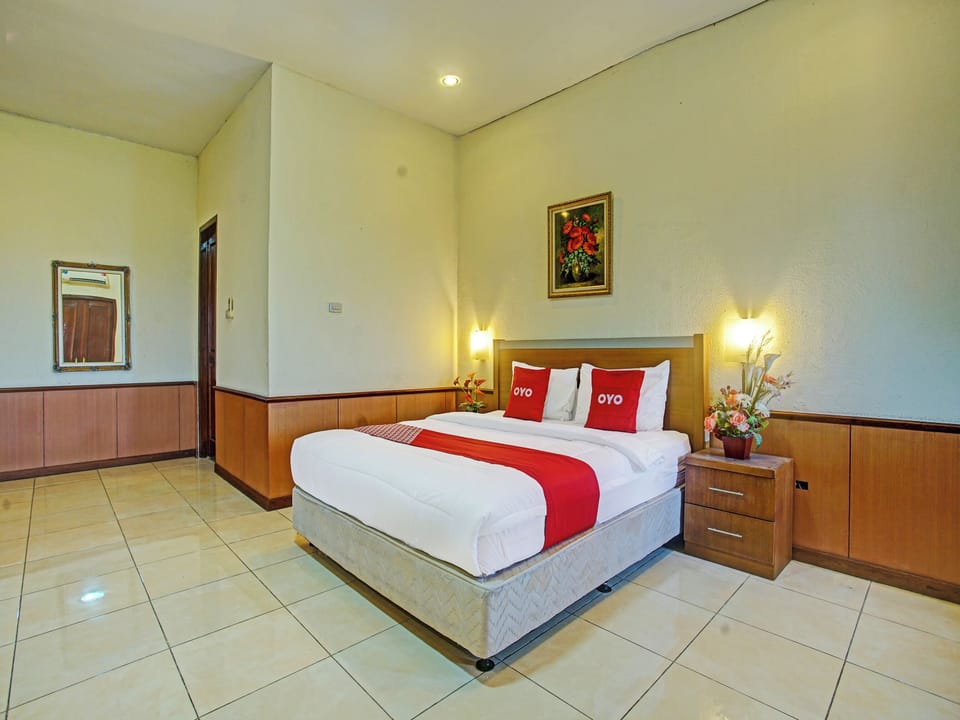 Family Suite | Desk, laptop workspace, free WiFi, bed sheets