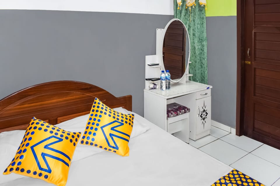 Economy Double Room | Laptop workspace, WiFi (free), bed sheets