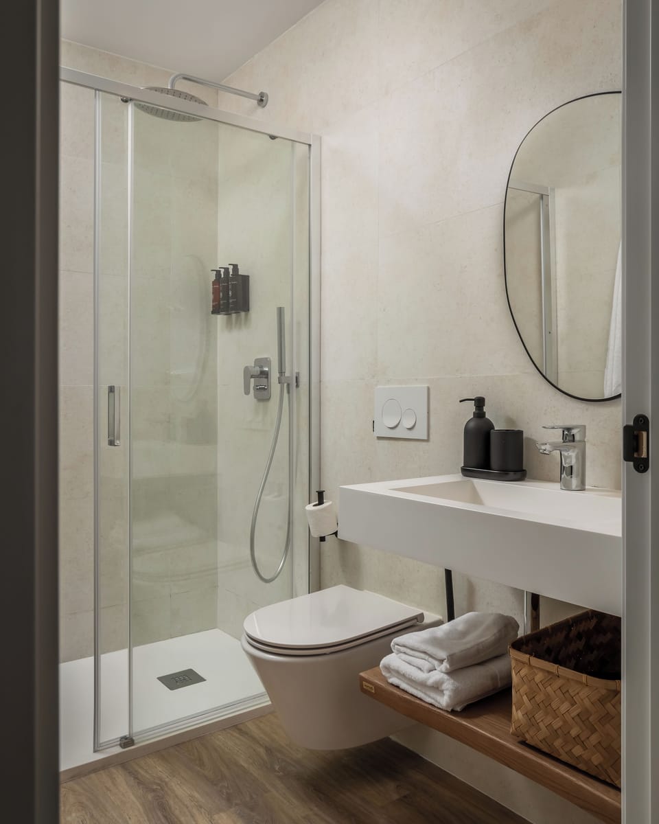 Superior Double or Twin Room | Bathroom | Hair dryer