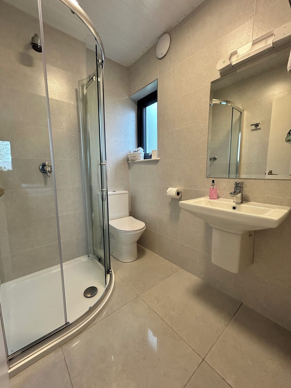 Deluxe Quadruple Room, Sea View | Bathroom | Shower, hair dryer, towels, soap