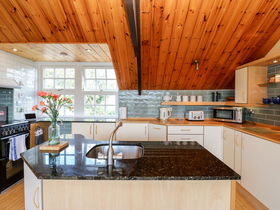 Cottage | Interior