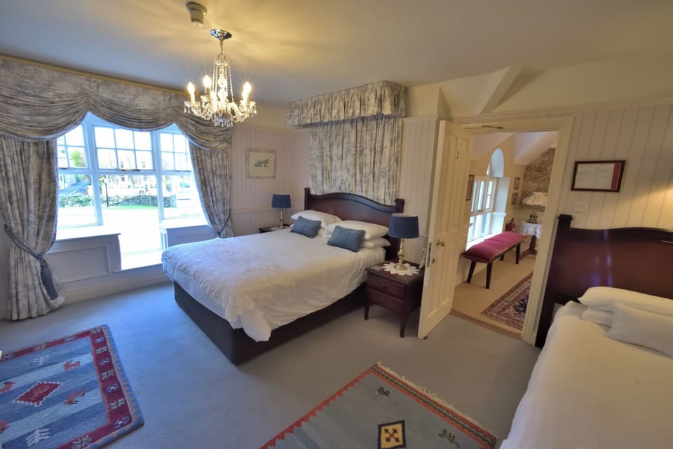 Double or Twin Room | Individually decorated, individually furnished, iron/ironing board