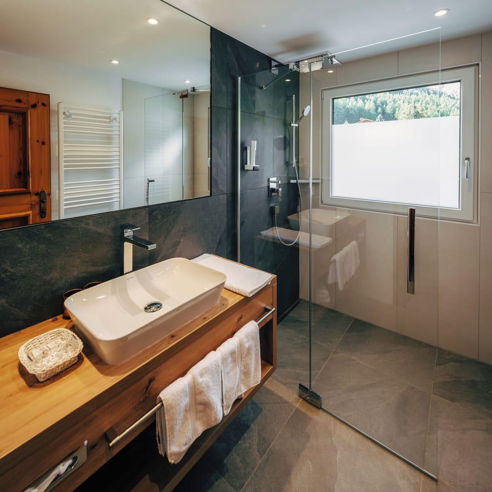 Superior Double Room, Balcony | Bathroom | Hair dryer, slippers