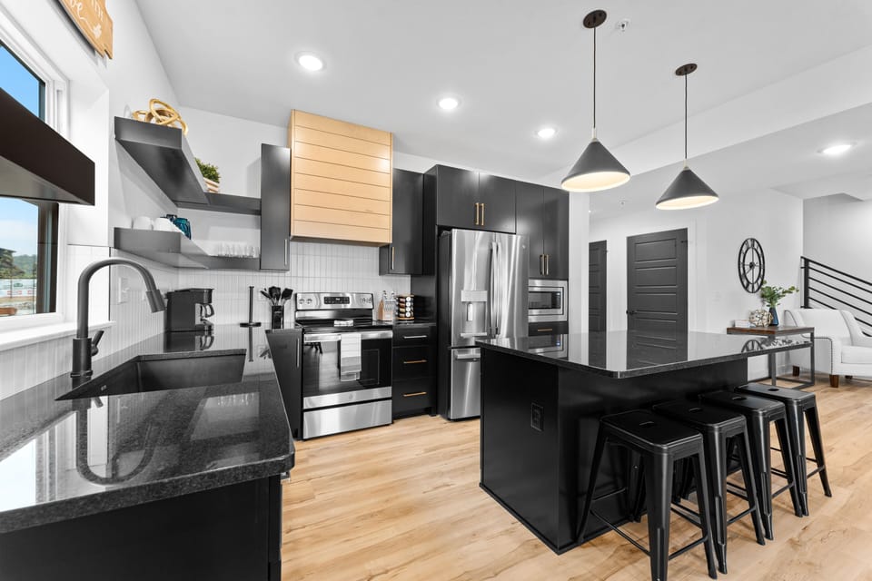 Cottage, Multiple Bedrooms | Private kitchen | Fridge, oven, coffee/tea maker, toaster