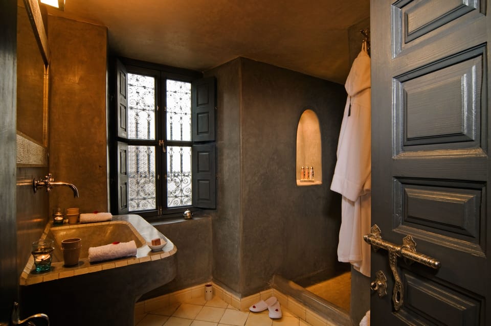 Superior Suite | Bathroom | Free toiletries, hair dryer, bathrobes, slippers