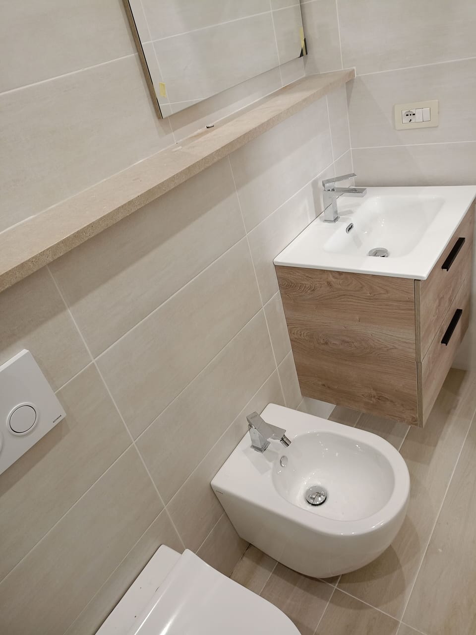 Free toiletries, hair dryer, bidet