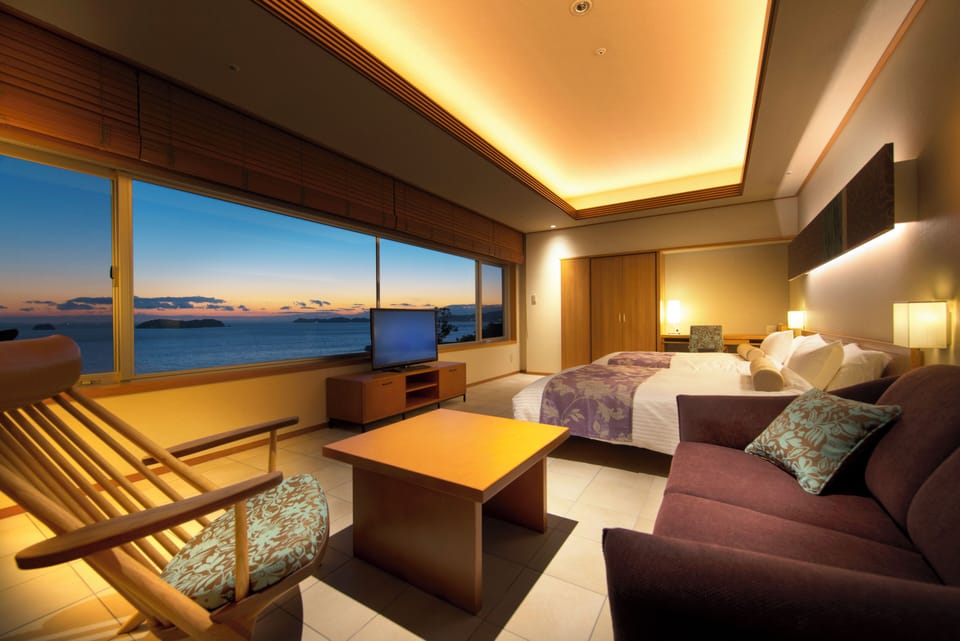 Premium Twin, Semi Open-air Bath | In-room safe, bed sheets