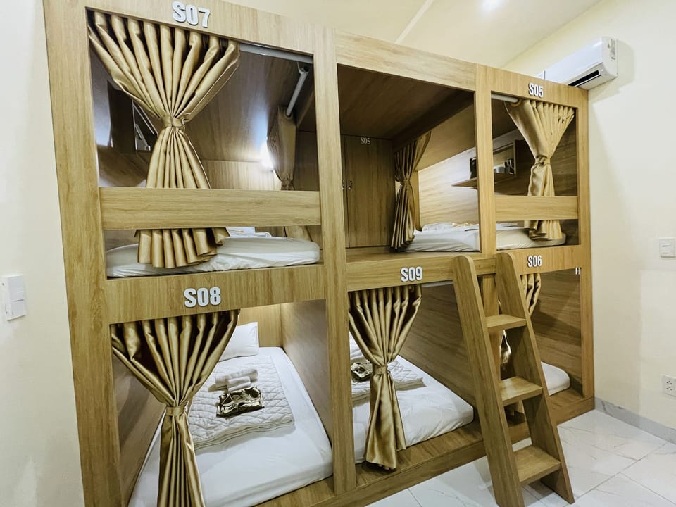 Basic Shared Dormitory | In-room safe, desk, laptop workspace, free WiFi
