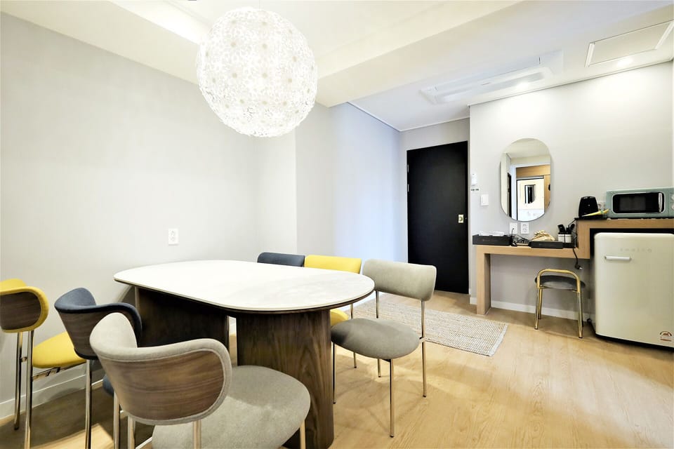 Family Suite | Individually decorated, individually furnished, desk, free WiFi