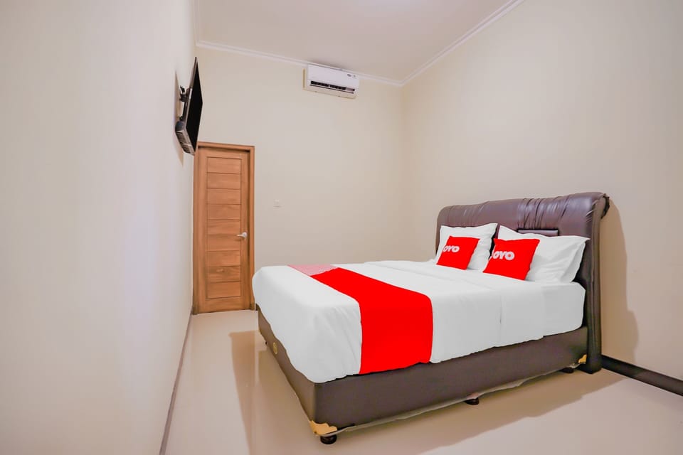 Deluxe Double Room | Laptop workspace, free WiFi, bed sheets