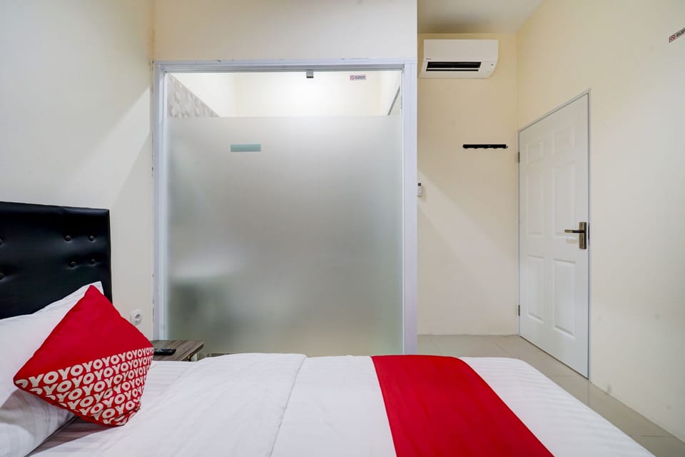 Standard Double Room | Laptop workspace, free WiFi, bed sheets