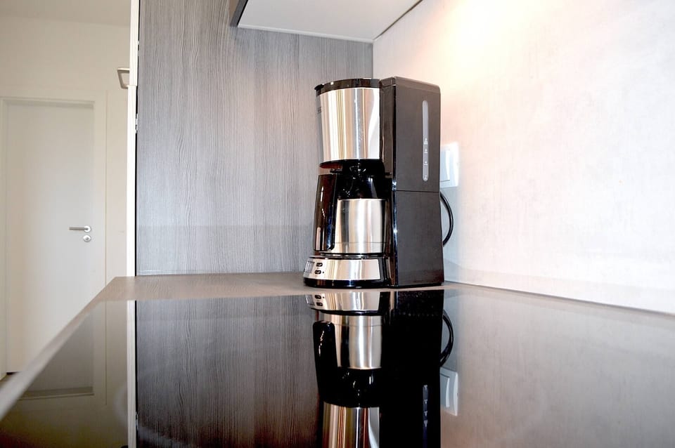 Apartment, 2 Bedrooms, Smoking, Balcony | Coffee and/or coffee maker