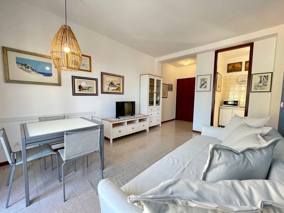 Apartment, 2 Bedrooms, Terrace | Interior