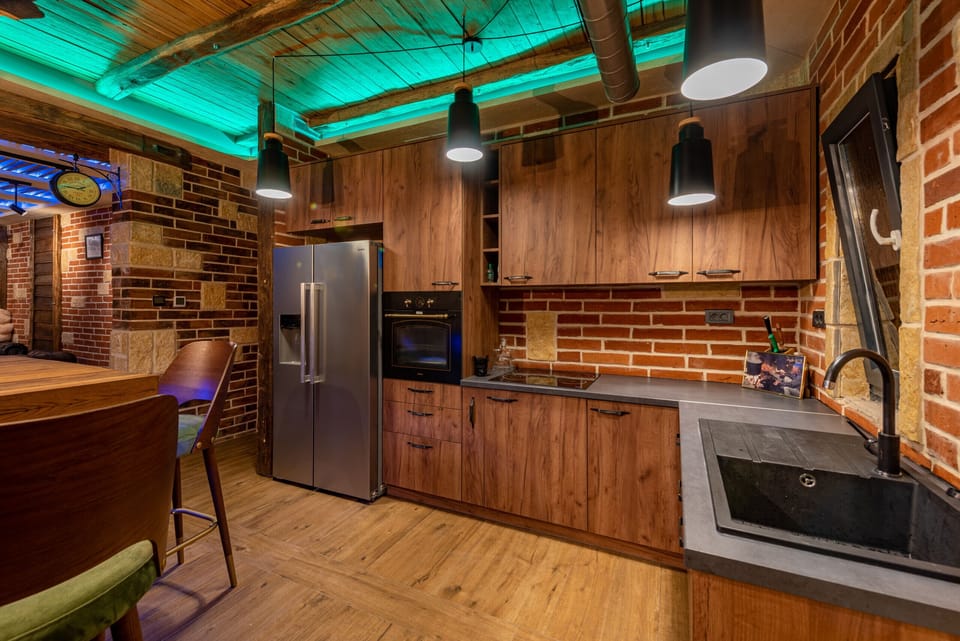 Coffee/tea maker, microwave, oven, dishwasher