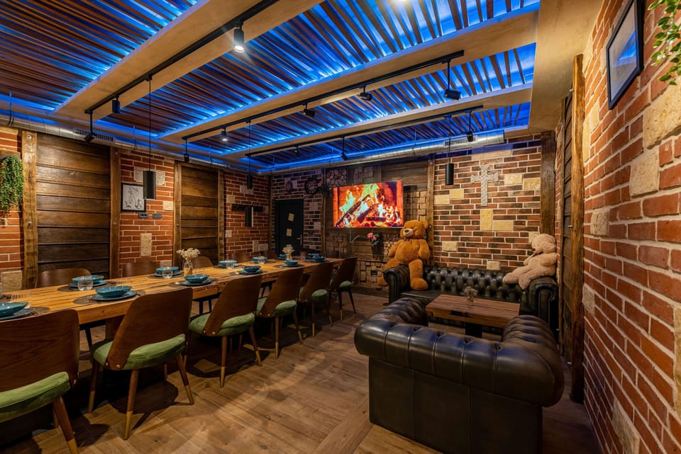 Villa, Multiple Bedrooms, Private Pool, Mountain View | In-room dining