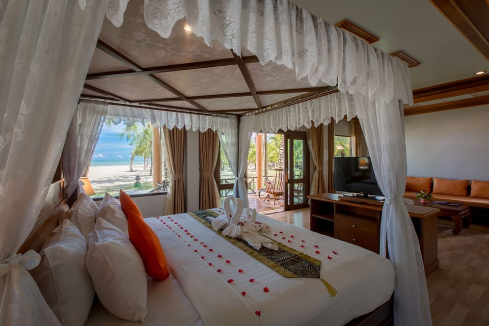 Sunset Beach Side Villa | Premium bedding, Tempur-Pedic beds, minibar, in-room safe
