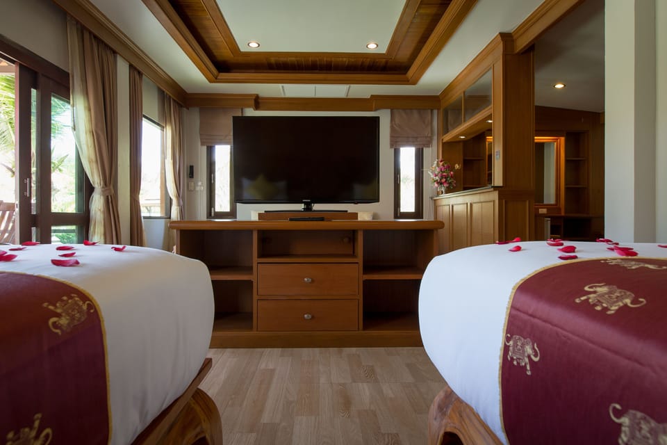 Sunset Pool View Villa | Premium bedding, Tempur-Pedic beds, minibar, in-room safe