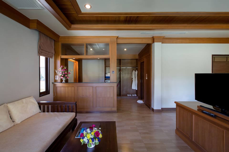 Sunset Pool View Villa | Premium bedding, Tempur-Pedic beds, minibar, in-room safe