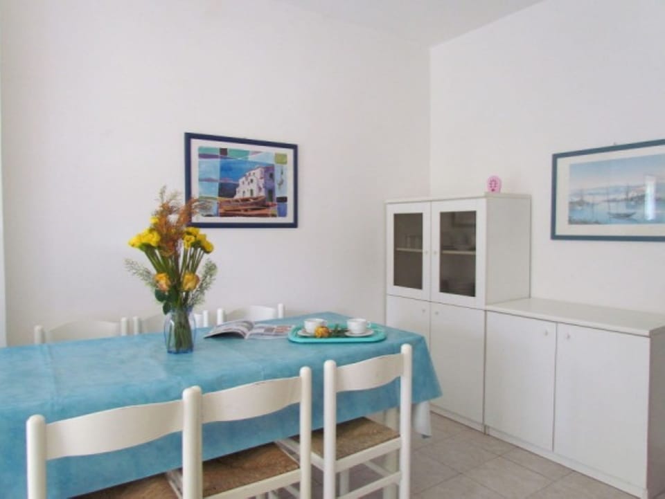 Apartment, 2 Bedrooms, Patio | Lounge