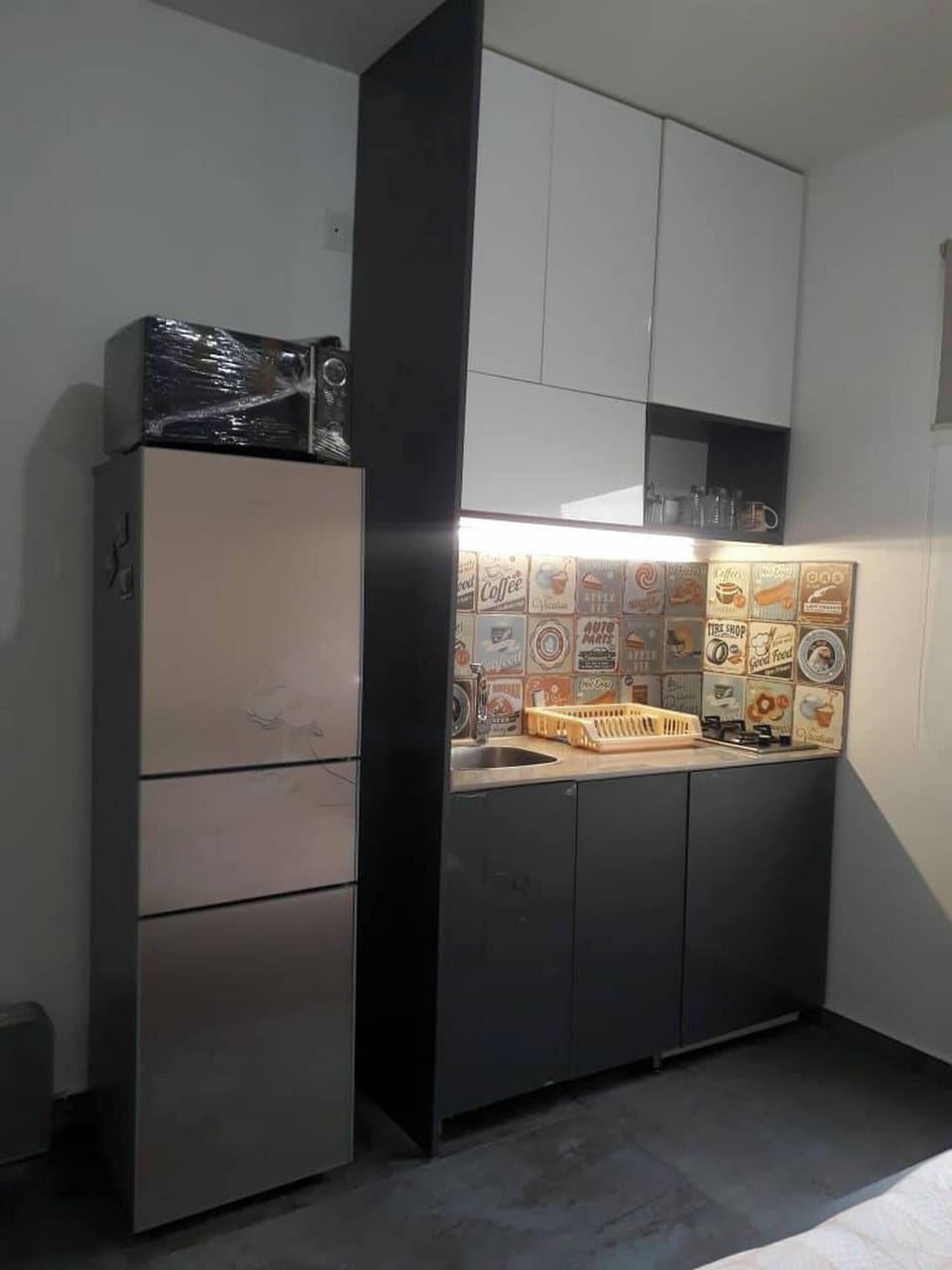 Studio, 1 Bedroom, Smoking, City View | Interior