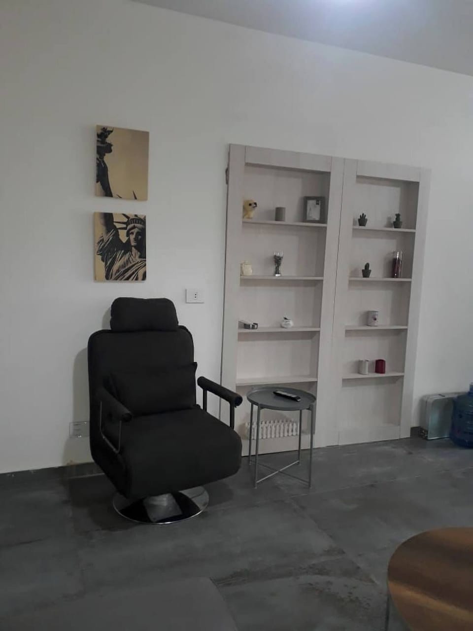 Studio, 1 Bedroom, Smoking, City View | Living area