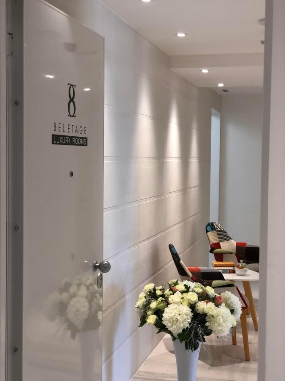Room, 1 Bedroom, Accessible, Balcony | Living area | Books