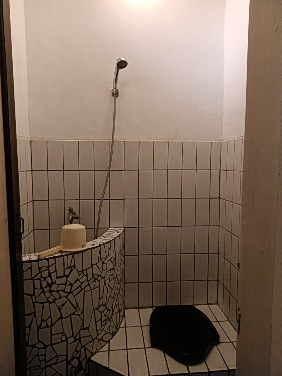 Economy Double or Twin Room, 1 Bedroom | Bathroom | Free toiletries