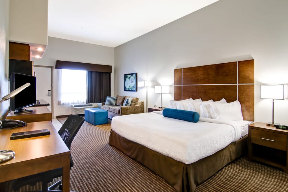 Desk, iron/ironing board, rollaway beds (surcharge), WiFi (free)