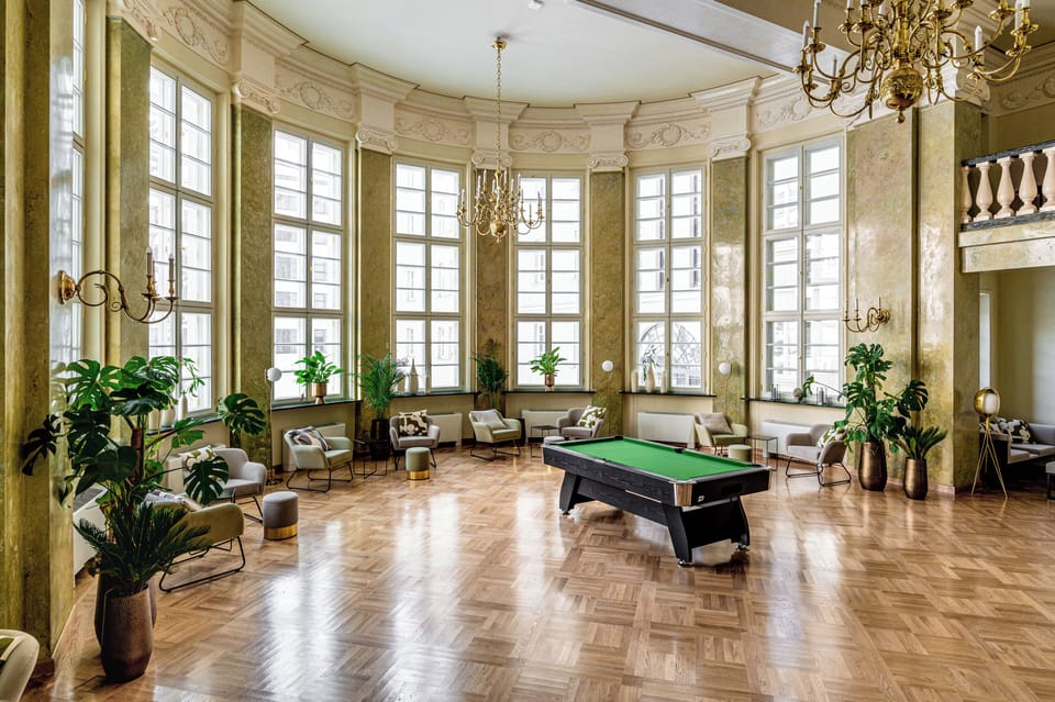 Banquet hall