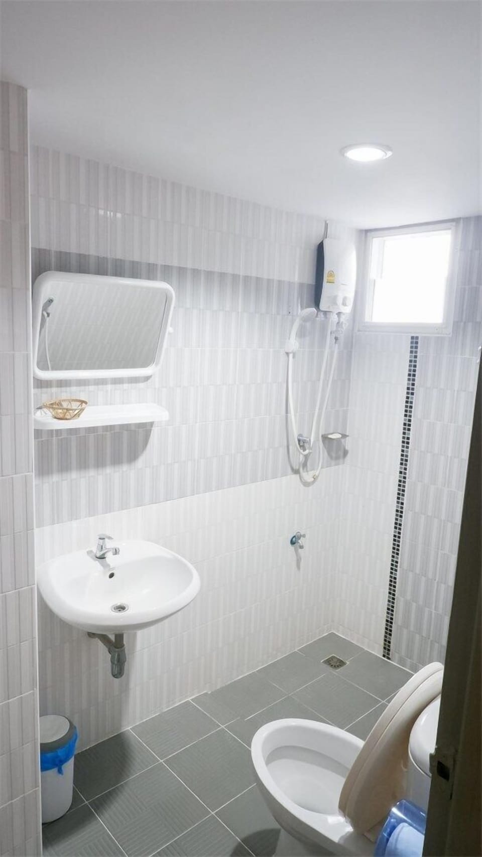 Standard Double Room | Bathroom | Shower, free toiletries, slippers, towels