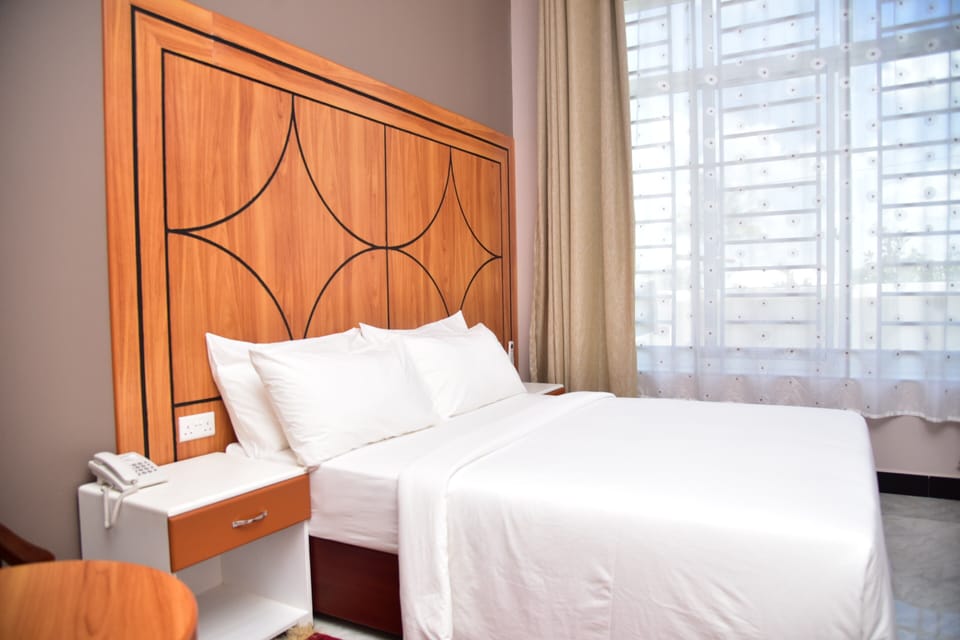 In-room safe, desk, laptop workspace, soundproofing