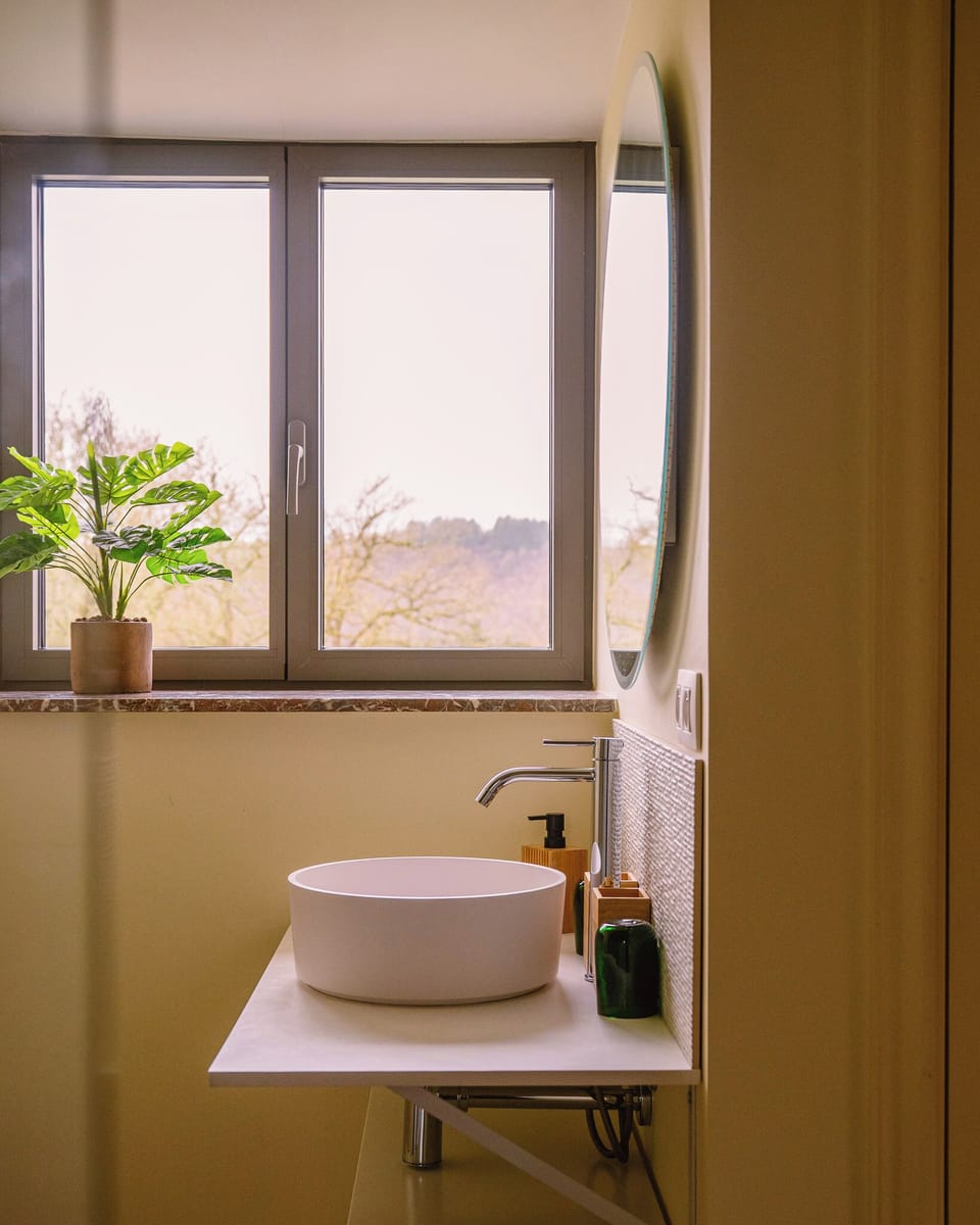 Comfort Room | Bathroom | Free toiletries, hair dryer