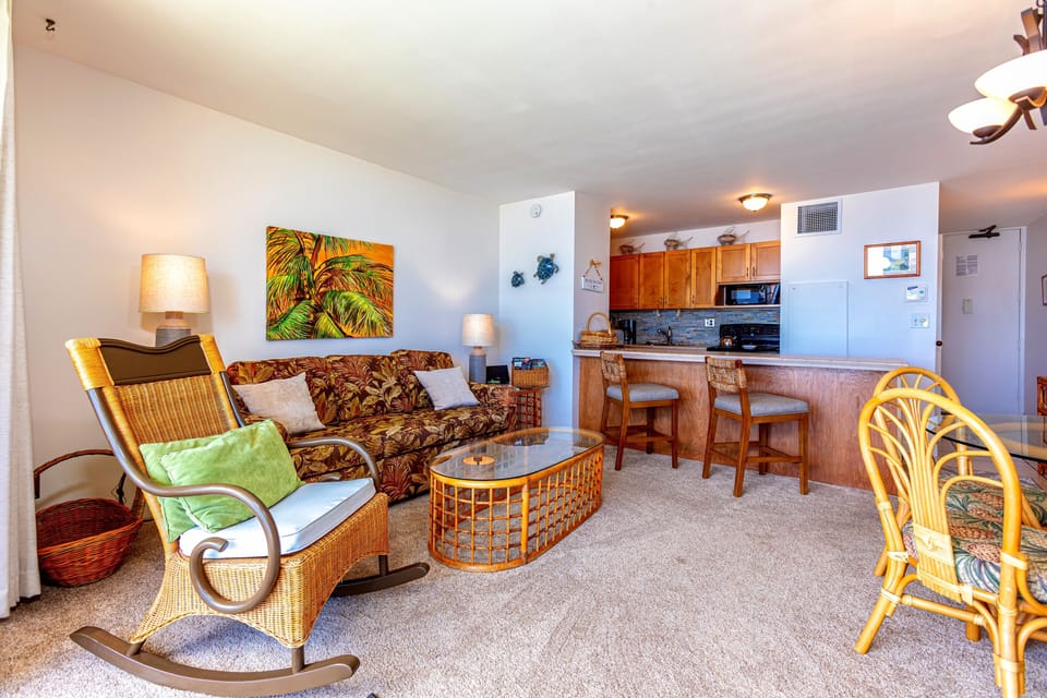 Condo, 1 Bedroom | Living area