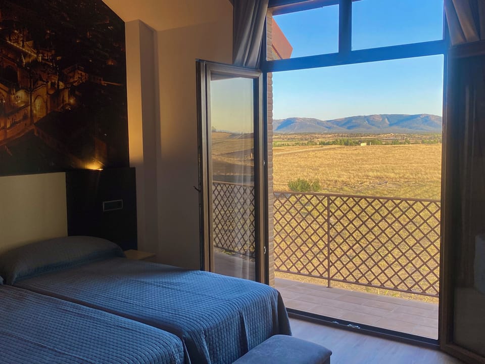 Comfort Double Room Single Use | Minibar, in-room safe, individually decorated, individually furnished